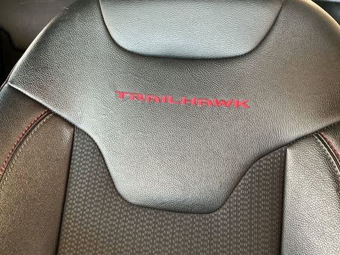 Used 2025 Jeep Compass Trailhawk AWD/4WD image 20