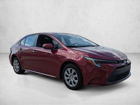 Certified 2025 Toyota Corolla LE w/ Convenience Package image 3