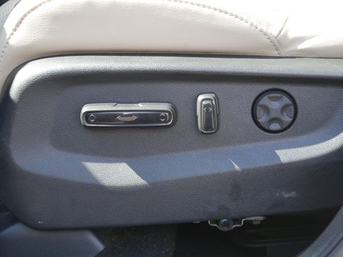 Used 2019 Honda CR-V Touring image 13