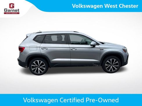 Used 2023 Volkswagen Taos SE w/ Panoramic Sunroof Package AWD/4WD image 7