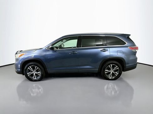 Used 2016 Toyota Highlander XLE FWD image 4