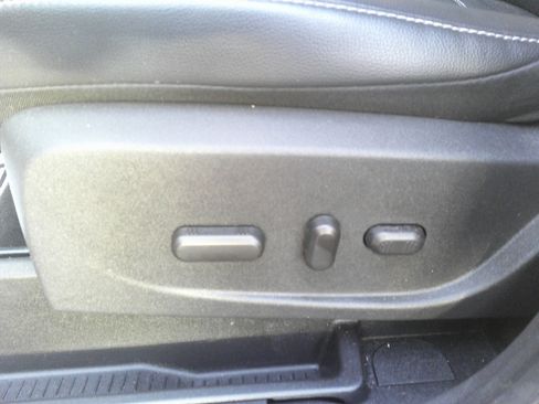 Used 2017 Ford Escape Titanium image 15