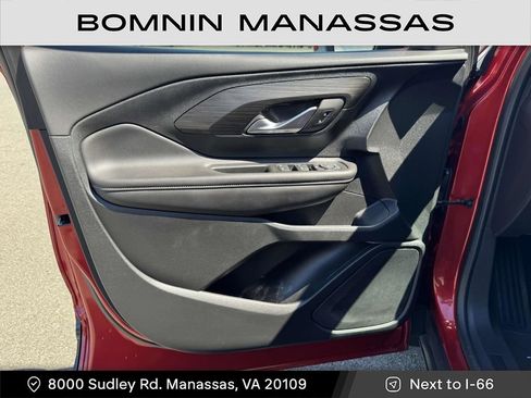 Used 2022 GMC Terrain SLE w/ LPO, Cargo Package image 8