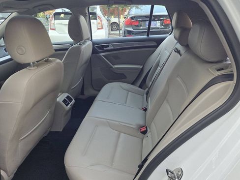 Used 2015 Volkswagen Golf S FWD image 8