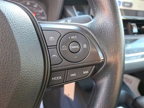Used 2023 Toyota Corolla LE image 21