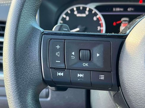 Used 2023 Nissan Rogue SV image 21