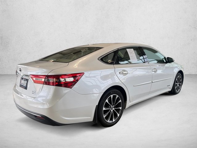 Used 2018 Toyota Avalon XLE Premium FWD image 4