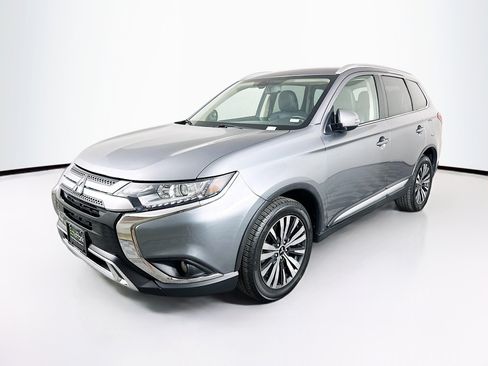 Used 2019 Mitsubishi Outlander SEL image 3