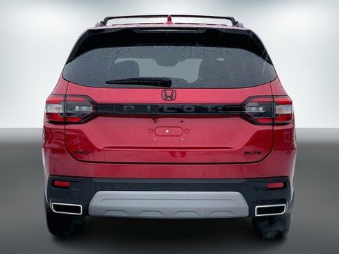Used 2023 Honda Pilot Elite image 3