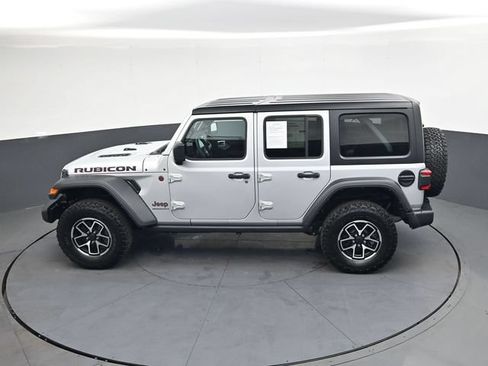 Used 2024 Jeep Wrangler Unlimited Rubicon AWD/4WD image 28