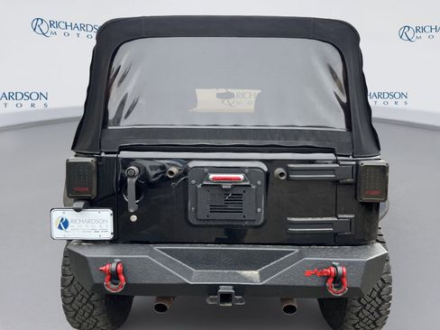 Used 2013 Jeep Wrangler Unlimited Sahara w/ Connectivity Group image 5