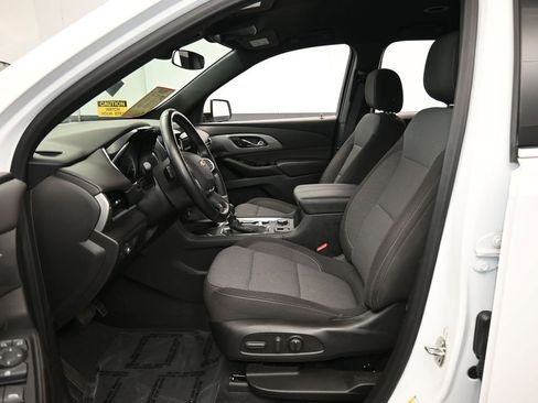 Used 2023 Chevrolet Traverse LT image 11