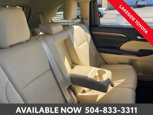 Used 2017 Toyota Highlander Limited image 19