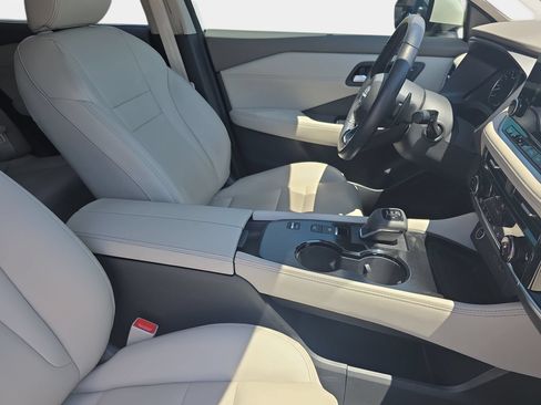 Used 2023 Nissan Rogue SL w/ SL Premium Package FWD image 10