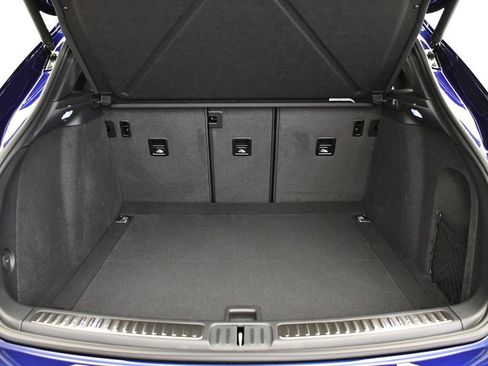 Certified 2026 Porsche Macan AWD/4WD image 57