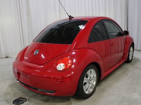 Used 2009 Volkswagen Beetle S image 23