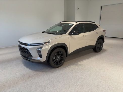 New 2026 Chevrolet Trax ACTIV w/ Sunroof Package image 3