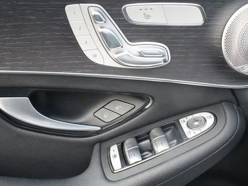 Used 2021 Mercedes-Benz GLC 300 4MATIC image 48