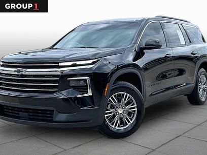 Used 2025 Chevrolet Traverse LT w/ Driver Confidence Package