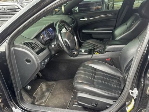 Used 2019 Chrysler 300 S RWD image 6