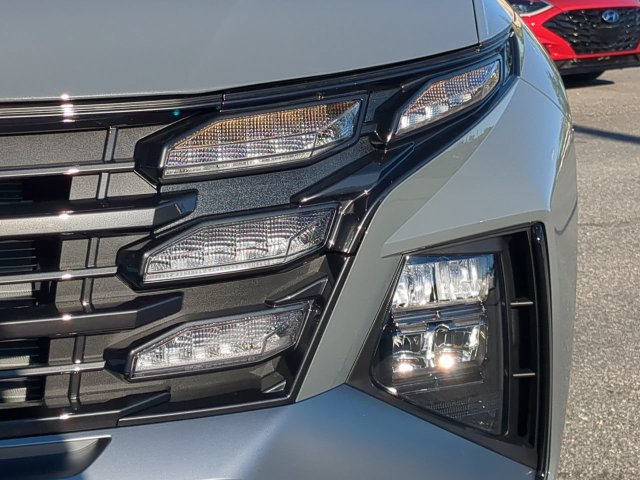 Certified 2025 Hyundai Tucson SE FWD image 10