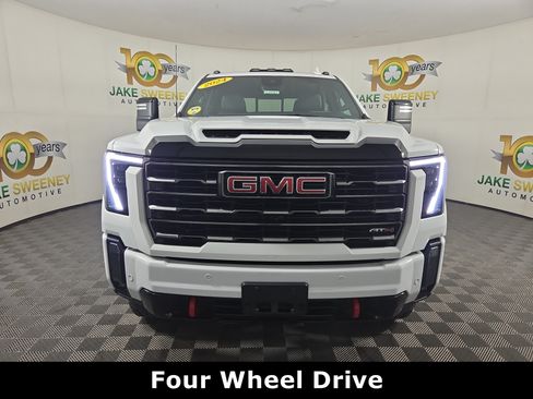 Used 2024 GMC Sierra 2500 AT4 w/ AT4 Premium Plus Package AWD/4WD image 2