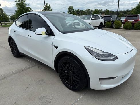 Used 2020 Tesla Model Y Long Range AWD/4WD image 3