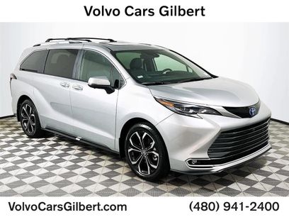 Used 2025 Toyota Sienna Platinum
