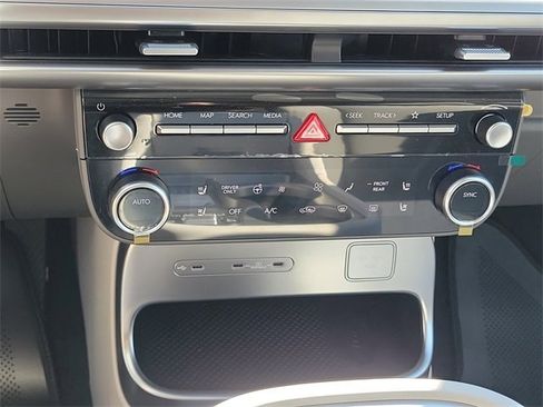 New 2026 Hyundai Ioniq 9 SEL image 10