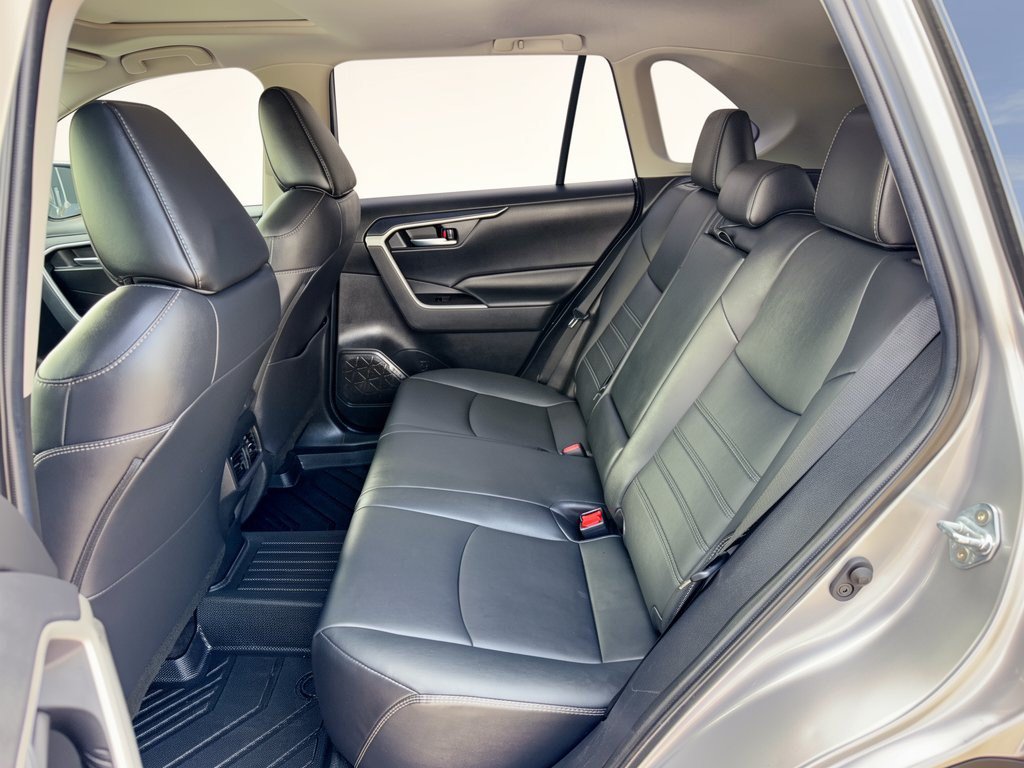 Used 2021 Toyota RAV4 XLE Premium FWD image 25