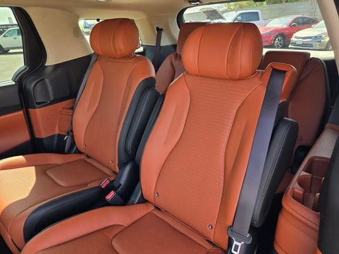 Used 2026 Kia Carnival SX Prestige FWD image 11
