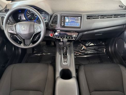 Certified 2022 Honda HR-V EX image 3