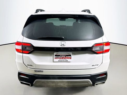 Used 2023 Honda Pilot Elite image 6