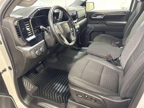 Used 2024 Chevrolet Silverado 1500 LT image 11