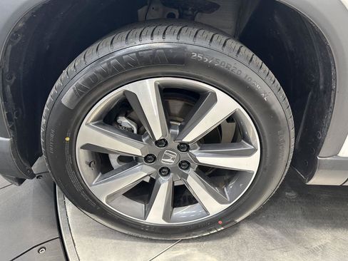 Certified 2025 Honda Pilot Elite image 9