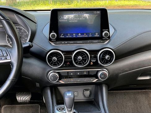 Used 2022 Nissan Sentra SV image 9