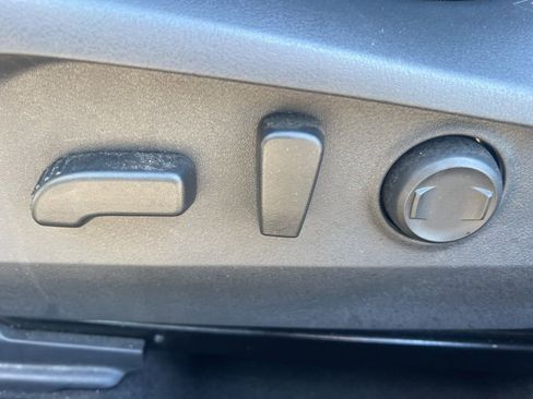 Used 2023 Subaru Outback Premium image 10