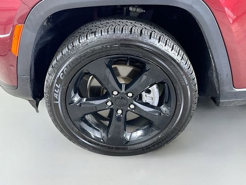 Used 2022 Jeep Grand Cherokee L Limited w/ Luxury Tech Group II image 8