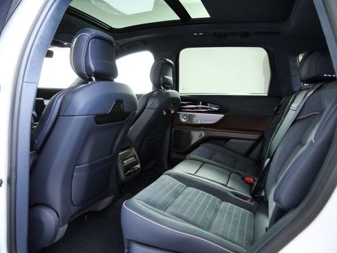 New 2026 Lincoln Nautilus Black Label w/ Jet Appearance Package AWD/4WD image 14