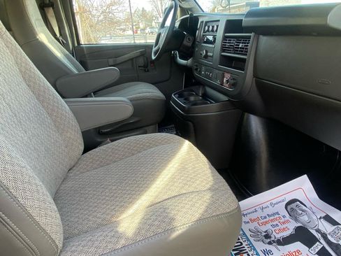 Used 2025 Chevrolet Express 2500 Extended w/ Communications Package image 20