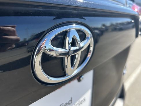Certified 2021 Toyota RAV4 LE AWD/4WD image 7