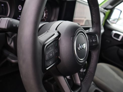 Used 2025 Jeep Wrangler Unlimited Sport AWD/4WD image 19