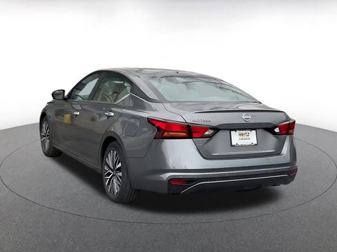 Used 2025 Nissan Altima 2.5 SV image 11