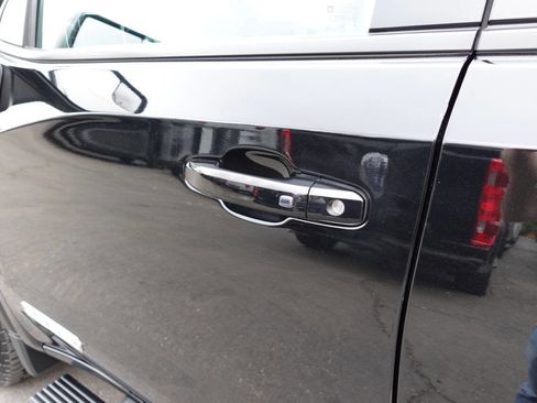 Used 2024 GMC Sierra 1500 Elevation AWD/4WD image 12