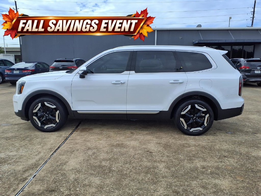 Certified 2024 Kia Telluride EX w/ EX Captain's Chair Package AWD/4WD image 5