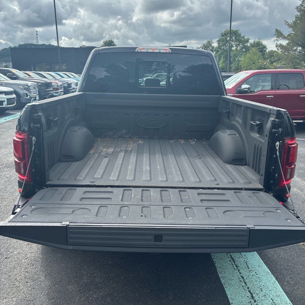 Used 2020 Ford F150 Raptor w/ Equipment Group 802A Luxury AWD/4WD image 22