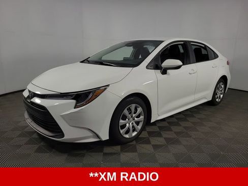 Used 2025 Toyota Corolla LE image 7