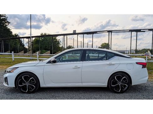 Used 2023 Nissan Altima 2.5 SR image 4