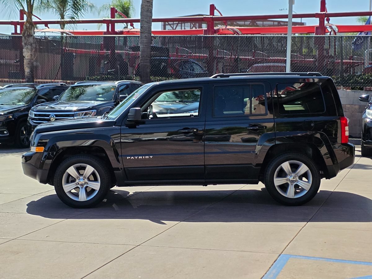 Used 2017 Jeep Patriot Latitude FWD image 8