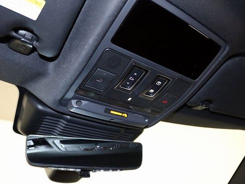 Used 2024 Land Rover Range Rover Evoque Dynamic SE image 21